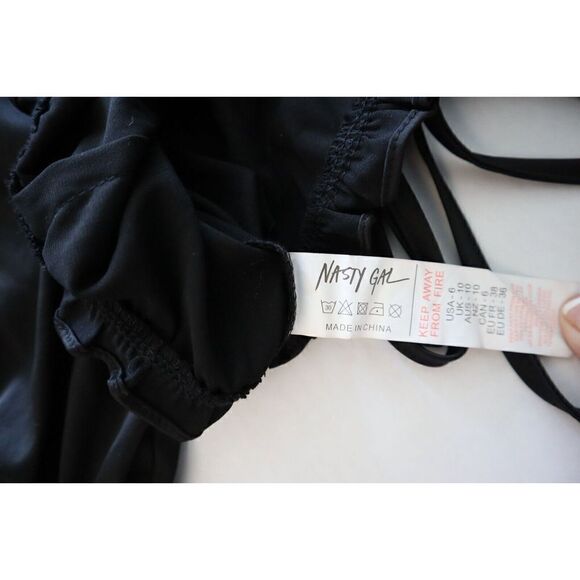 Nasty Gal QDA0078107 Women's Sz 6 Black Satin Tie Front S/S Crop Top Blouse - Picture 6 of 9